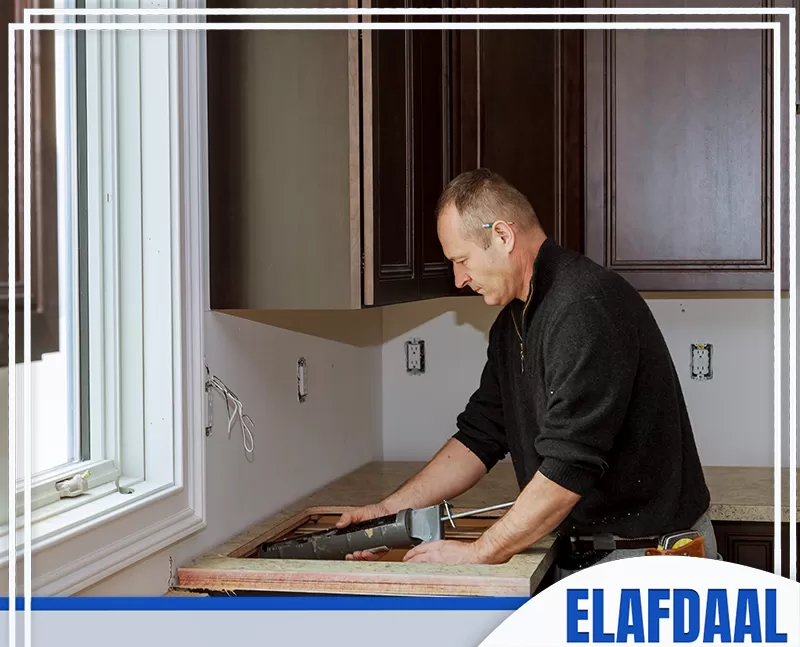 شركة صيانة مطابخ بالرياض 0569607972 الافضل فني متخصص يقوم بتركيب وصيانة المطابخ بدقة عالية لضمان أفضل أداء ومظهر عصري للمطبخ.