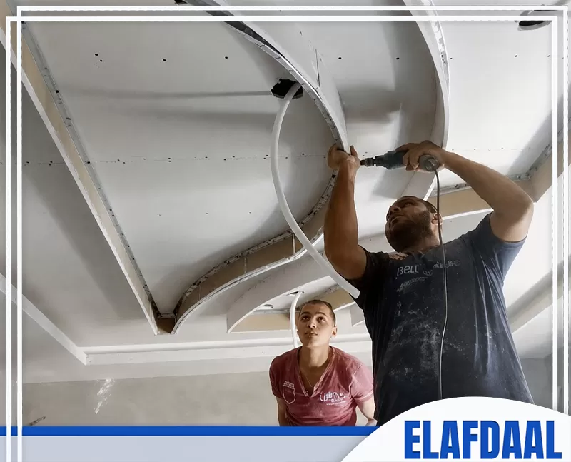 يوفر معلم جبس بورد افضل واحدث ديكورات جبس بورد للمجالس والغرف بالدمام باستخدام احدث المعدات والخامات.